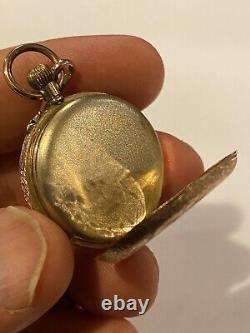 Antique 9ct gold pocket watch & 9ct Bow Brooch In Very Good Condition